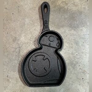 Brand New Disney Star Wars BB8 Cast Iron